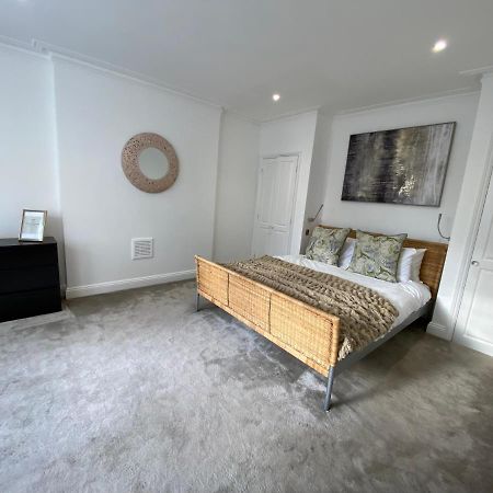 Fantastic Spacious Garden Flat With Own Private Entrance London Exterior photo