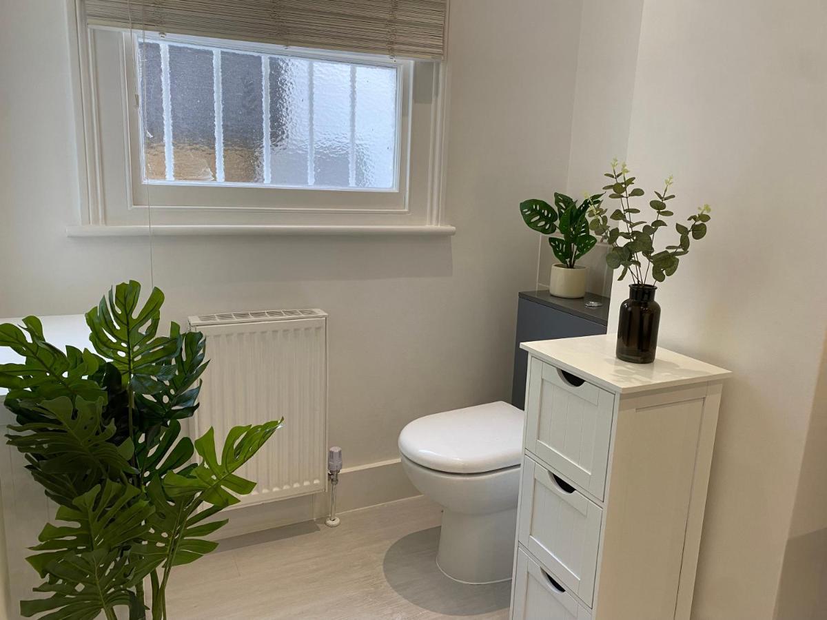 Fantastic Spacious Garden Flat With Own Private Entrance London Exterior photo