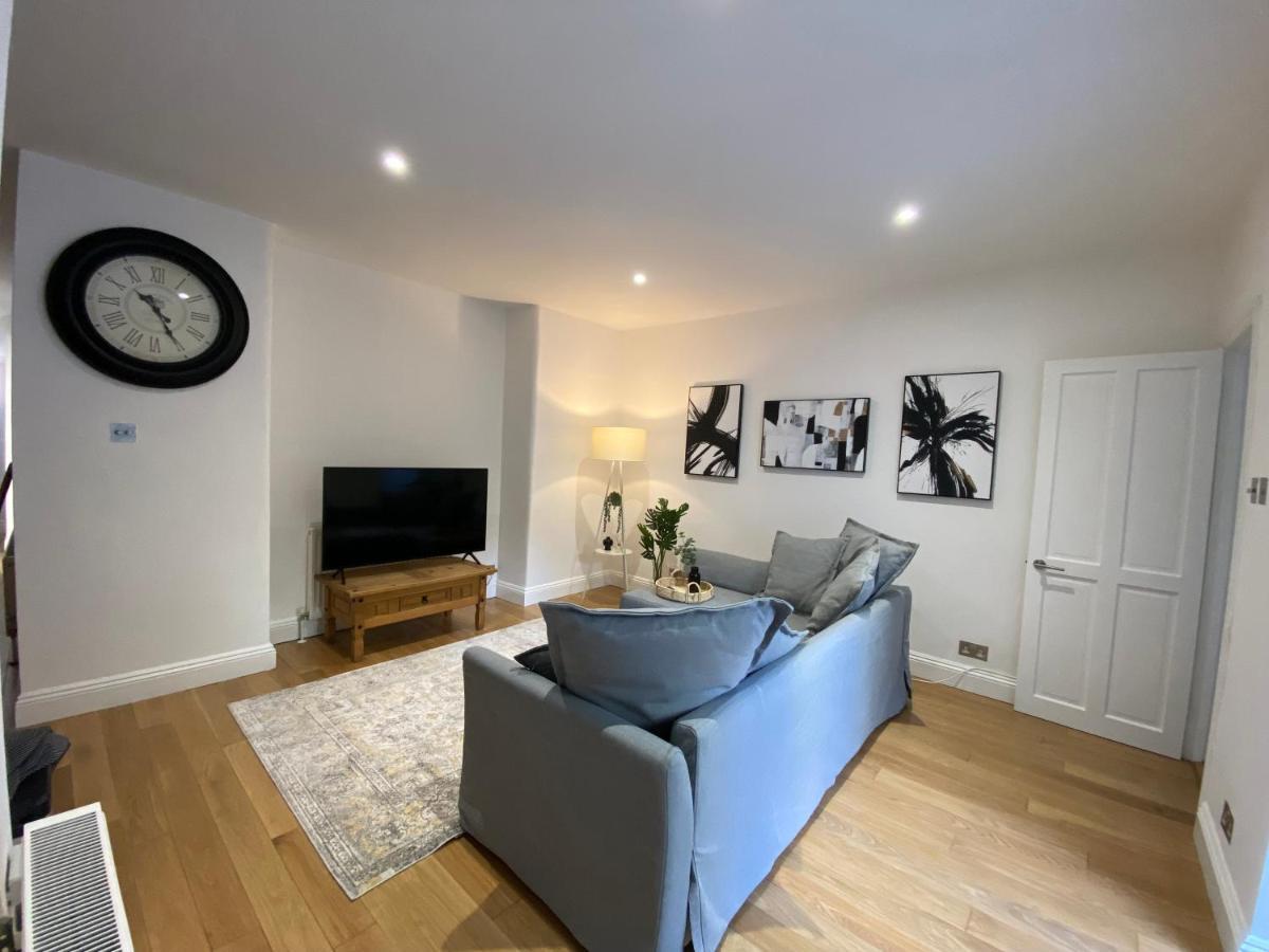 Fantastic Spacious Garden Flat With Own Private Entrance London Exterior photo