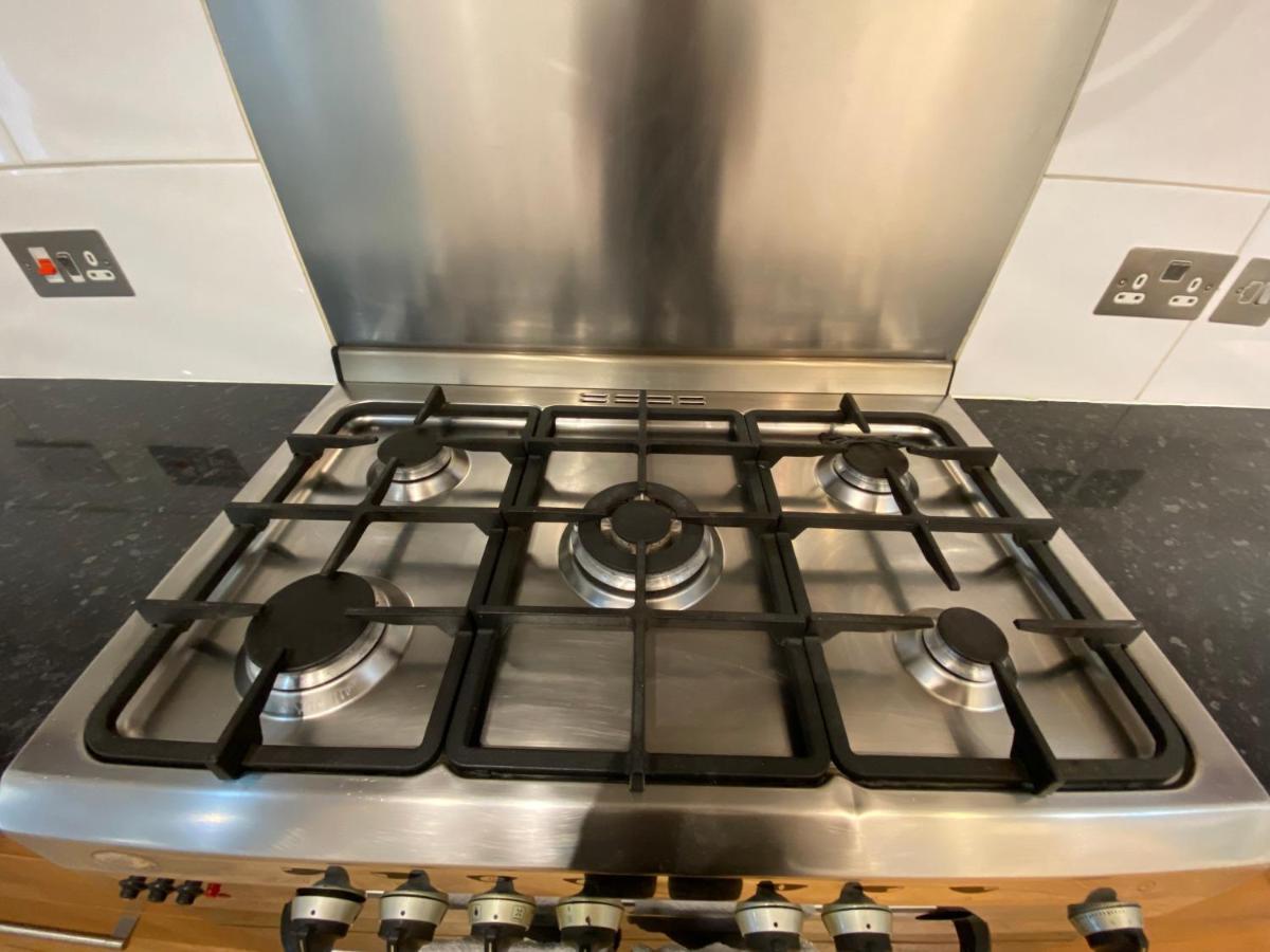 Fantastic Spacious Garden Flat With Own Private Entrance London Exterior photo